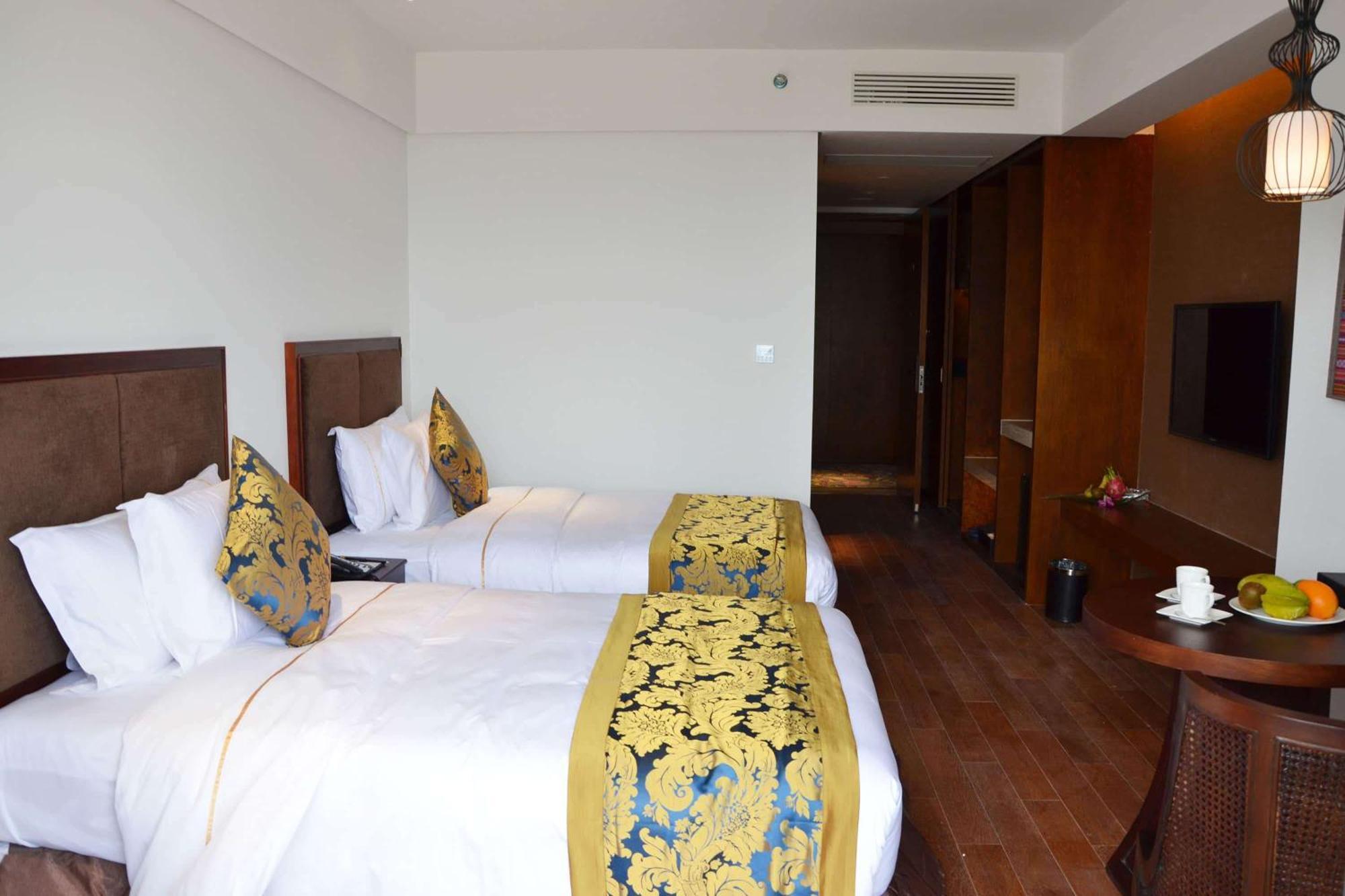 Wyndham Garden Hotel Lingshui  Exteriör bild