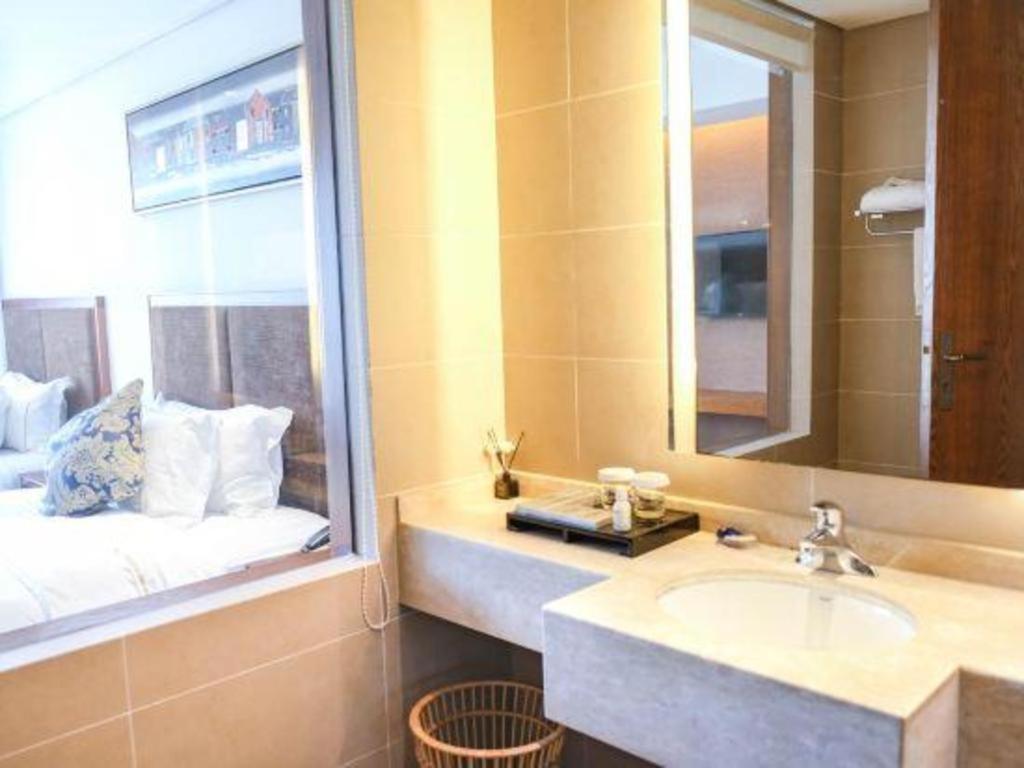 Wyndham Garden Hotel Lingshui  Exteriör bild
